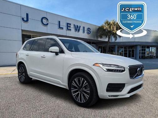 2022 Volvo XC90 T6 MOMENTUM 6 PASSENGER