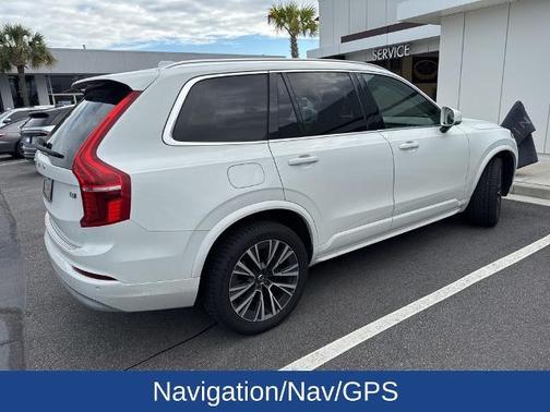 2022 Volvo XC90 T6 MOMENTUM 6 PASSENGER