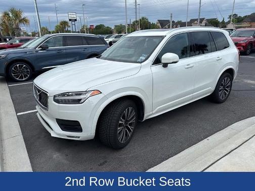 2022 Volvo XC90 T6 MOMENTUM 6 PASSENGER