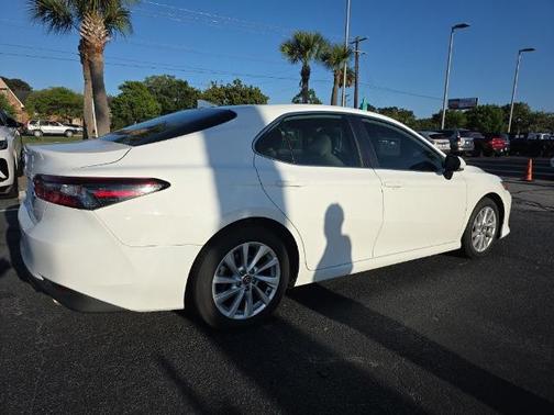 Ice 2024 Toyota Camry LE