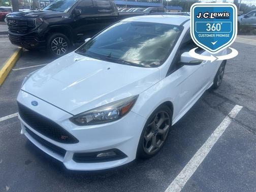 2018 Ford Focus ST Base