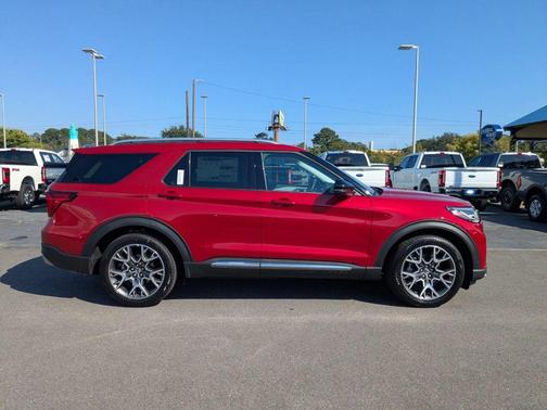 2025 Ford Explorer Platinum