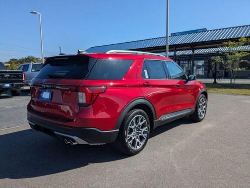 2025 Ford Explorer Platinum