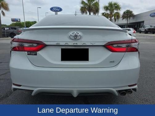 Ice 2023 Toyota Camry SE