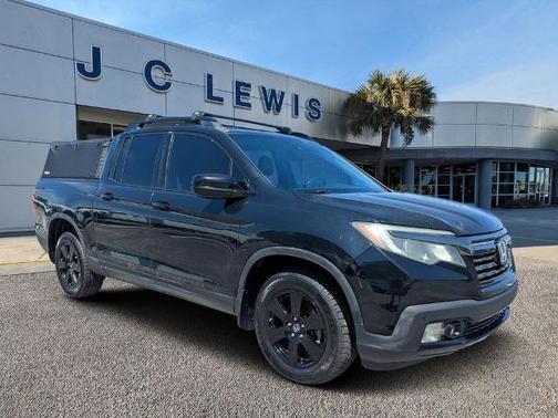 Crystal Black Pearl 2017 Honda Ridgeline BLACK EDITION