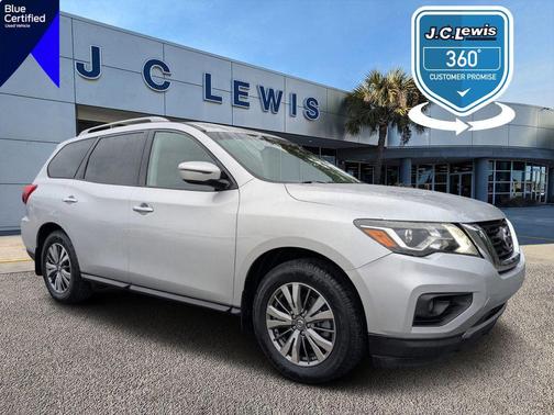 2019 Nissan Pathfinder SV