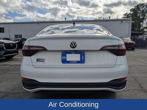 2024 Volkswagen Jetta 1.5T SPORT
