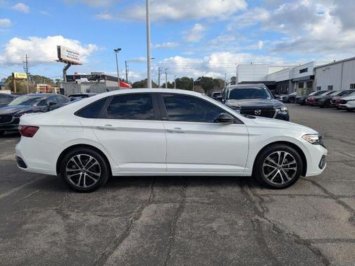 2024 Volkswagen Jetta 1.5T SPORT