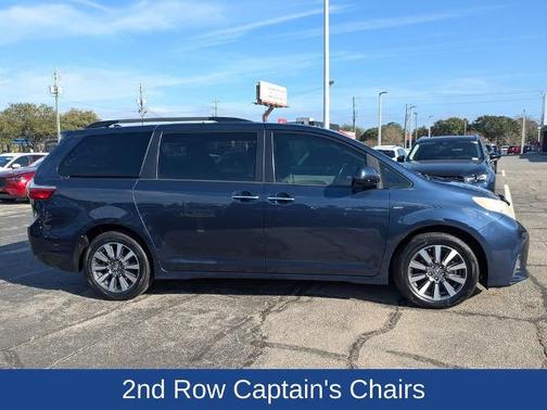 2018 Toyota Sienna XLE PREMIUM 7 PASSENGER