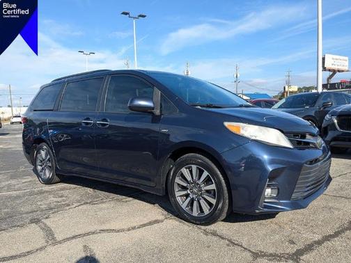 2018 Toyota Sienna XLE PREMIUM 7 PASSENGER