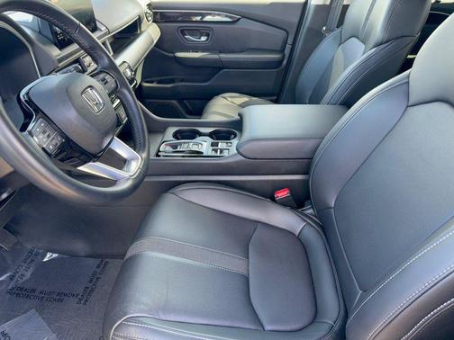 Crystal Black Pearl 2023 Honda Pilot 2WD EX-L 7 Passenger