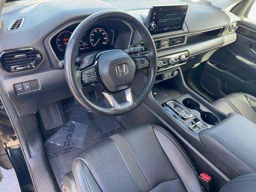 Crystal Black Pearl 2023 Honda Pilot 2WD EX-L 7 Passenger