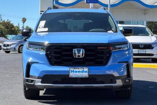 Diffused Sky Pearl 2025 Honda Pilot TrailSport