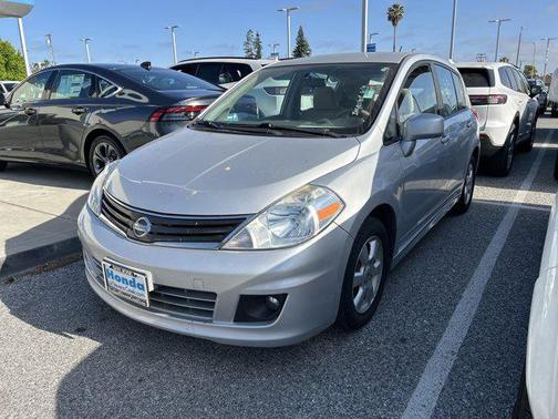 2010 Nissan Versa 1.8 SL