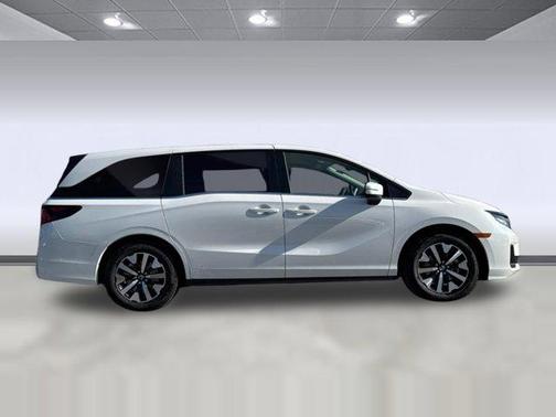 Platinum White Pearl 2026 Honda Odyssey EX-L
