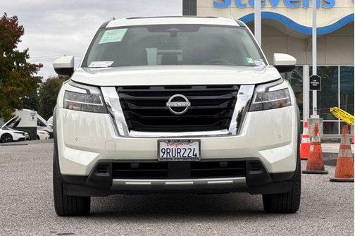 2024 Nissan Pathfinder SL FWD