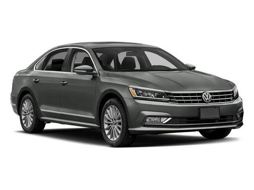 Pure White 2018 Volkswagen Passat 2.0T SE