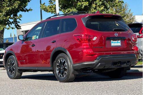 2020 Nissan Pathfinder SV