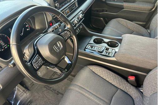 Sonic Gray Pearl 2023 Honda Pilot AWD Sport