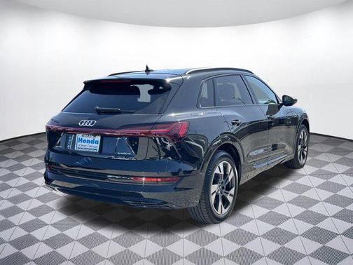 2022 Audi e-tron Premium