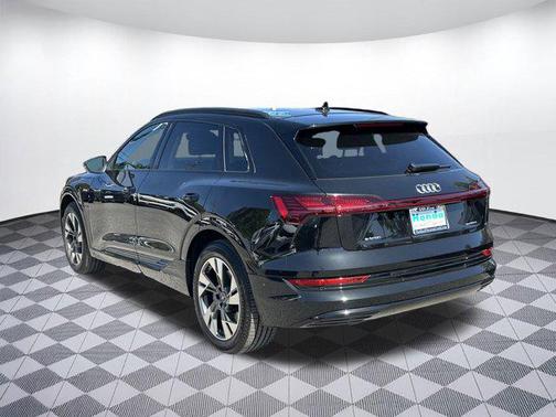 2022 Audi e-tron Premium