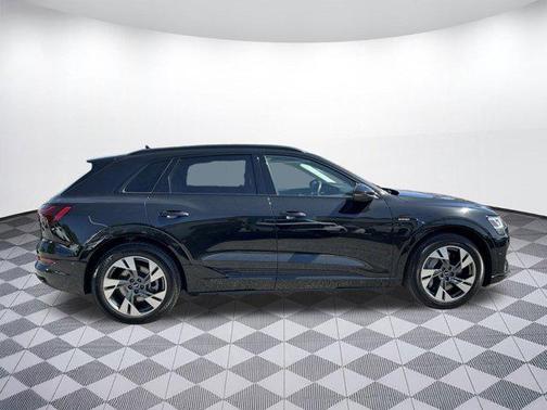 2022 Audi e-tron Premium