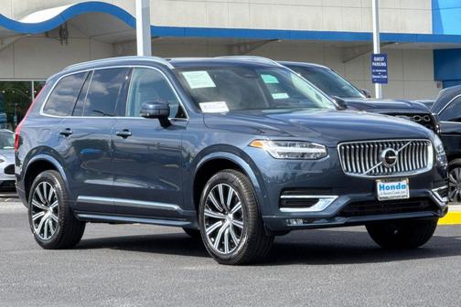 Denim Blue Metallic 2023 Volvo XC90 B5 Plus
