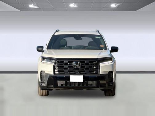 Platinum White Pearl 2026 Honda Pilot Sport