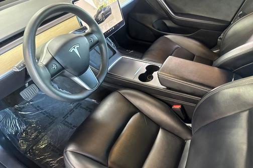 Gray 2022 Tesla Model 3 Long Range