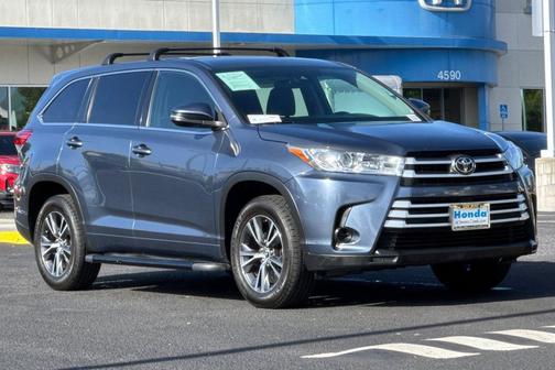 Blue 2017 Toyota Highlander LE
