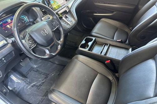 Platinum White Pearl 2024 Honda Odyssey EX-L