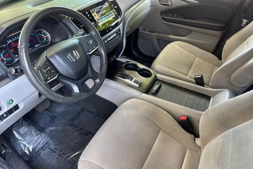 Lunar Silver Metallic 2021 Honda Pilot AWD EX