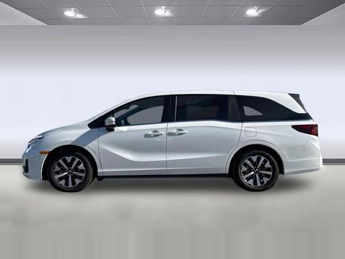 Platinum White Pearl 2026 Honda Odyssey EX-L