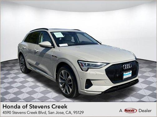 2021 Audi e-tron Premium Plus