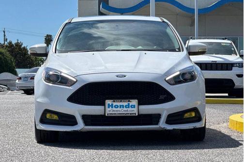 OXFORD WHITE 2016 Ford Focus ST