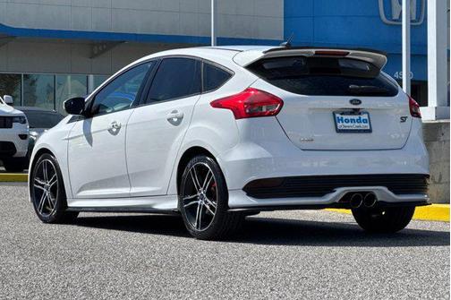 OXFORD WHITE 2016 Ford Focus ST