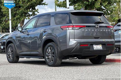 2022 Nissan Pathfinder S 2WD