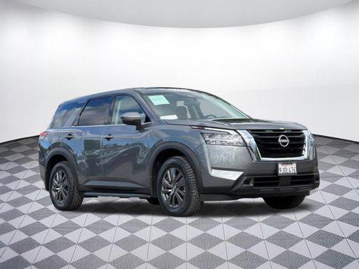 2022 Nissan Pathfinder S 2WD