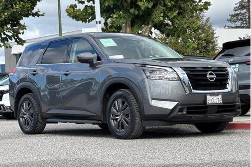 2022 Nissan Pathfinder S 2WD