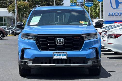 Diffused Sky Pearl 2025 Honda Pilot TrailSport