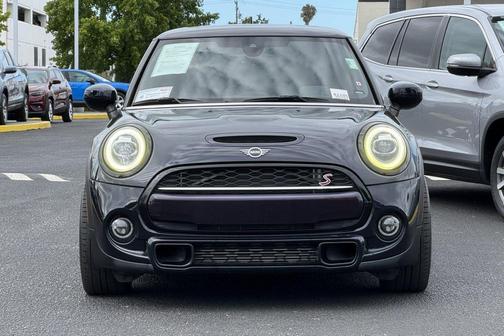 MINI Yours Enigmatic Black Metallic 2020 MINI Hardtop Cooper S