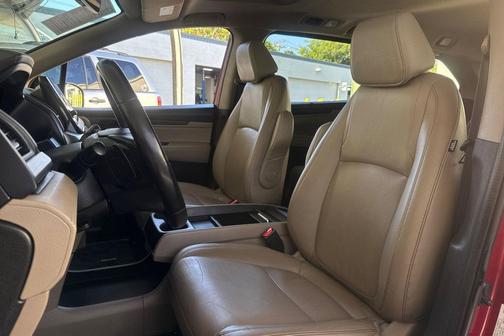Radiant Red Metallic II 2022 Honda Odyssey EX-L