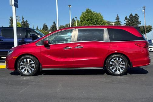 Radiant Red Metallic II 2022 Honda Odyssey EX-L