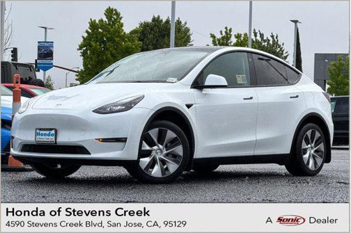 Pearl White Multi-Coat 2022 Tesla Model Y Long Range Dual Motor All-Wheel Drive