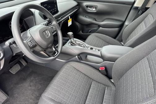 Crystal Black Pearl 2027 Honda HR-V LX