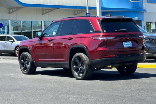 Velvet Red Pearlcoat 2023 Jeep Grand Cherokee Altitude
