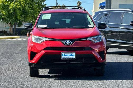 Barcelona Red Metallic 2016 Toyota RAV4 LE