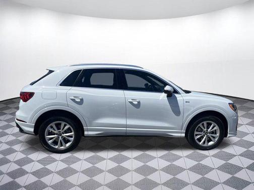 2022 Audi Q3 45 S line Premium