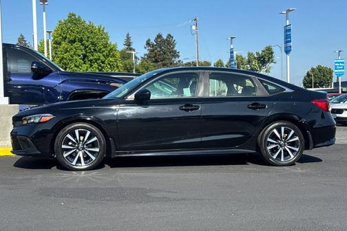 Crystal Black Pearl 2022 Honda Civic EX