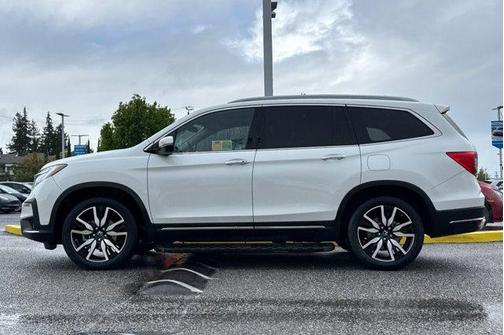 Platinum White Pearl 2022 Honda Pilot Touring 8-Passenger